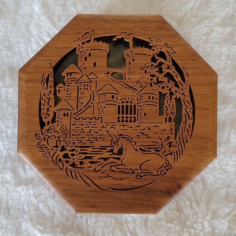 LASERCRAFT MUSICAL WALNUT WOODEN BOX